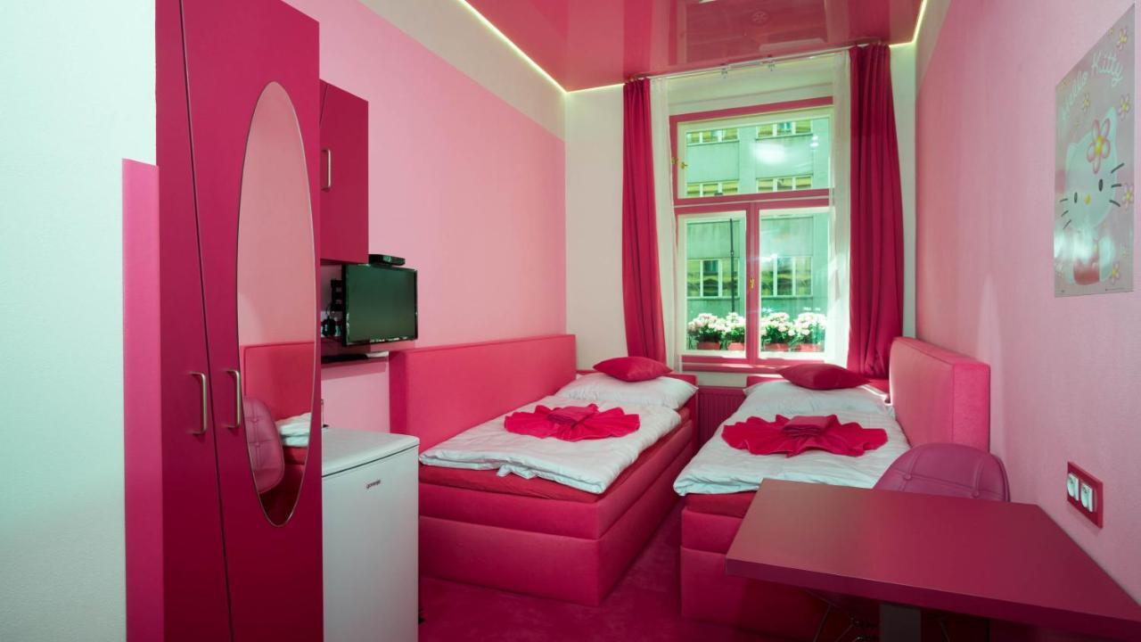 Colours - Your 7 Colour Experience In Centre Of Прага