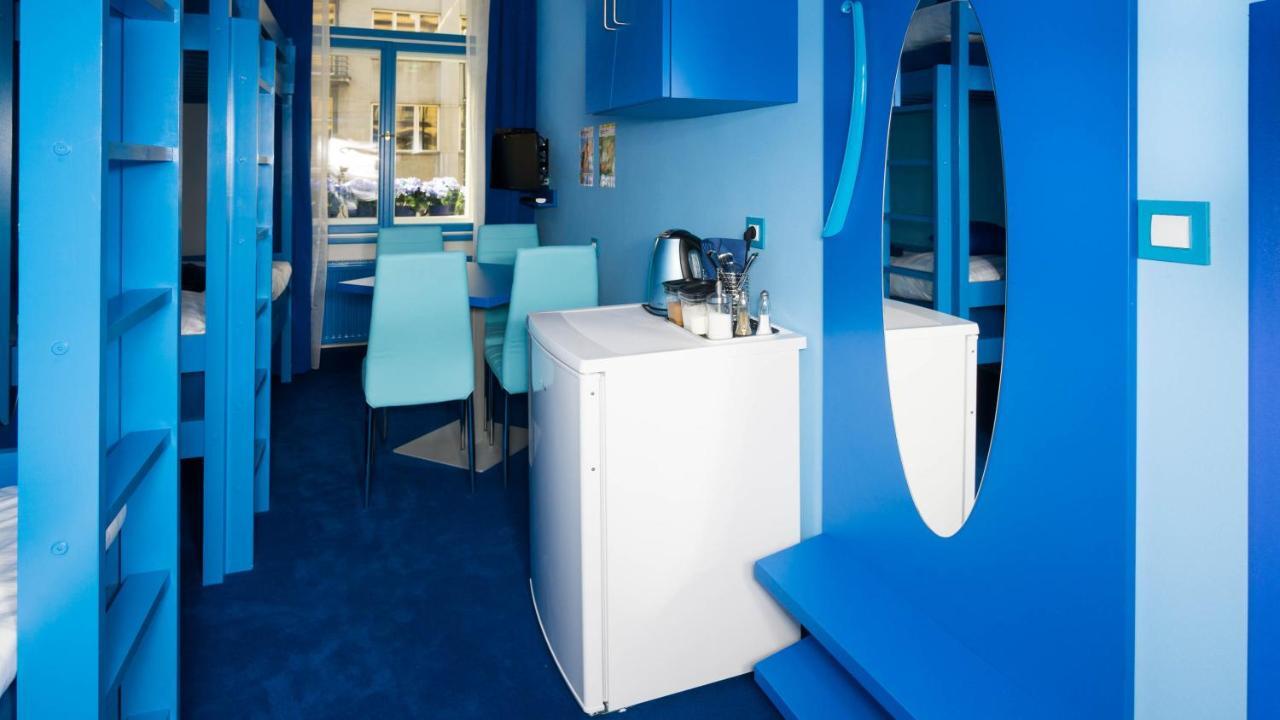 Colours - Your 7 Colour Experience In Centre Of Praag
